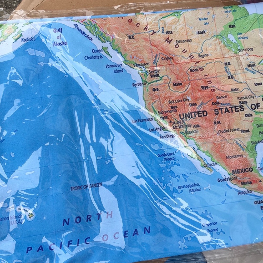 - WORLD MAP Tapestry